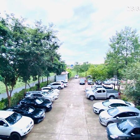 The Green Residence 304 Si Maha Phot Luaran gambar